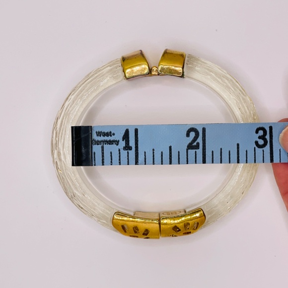 Kara Ross Signed Frosted Textured Lucite & Gold Tone Clamper Bracelet - Picture 7 of 7